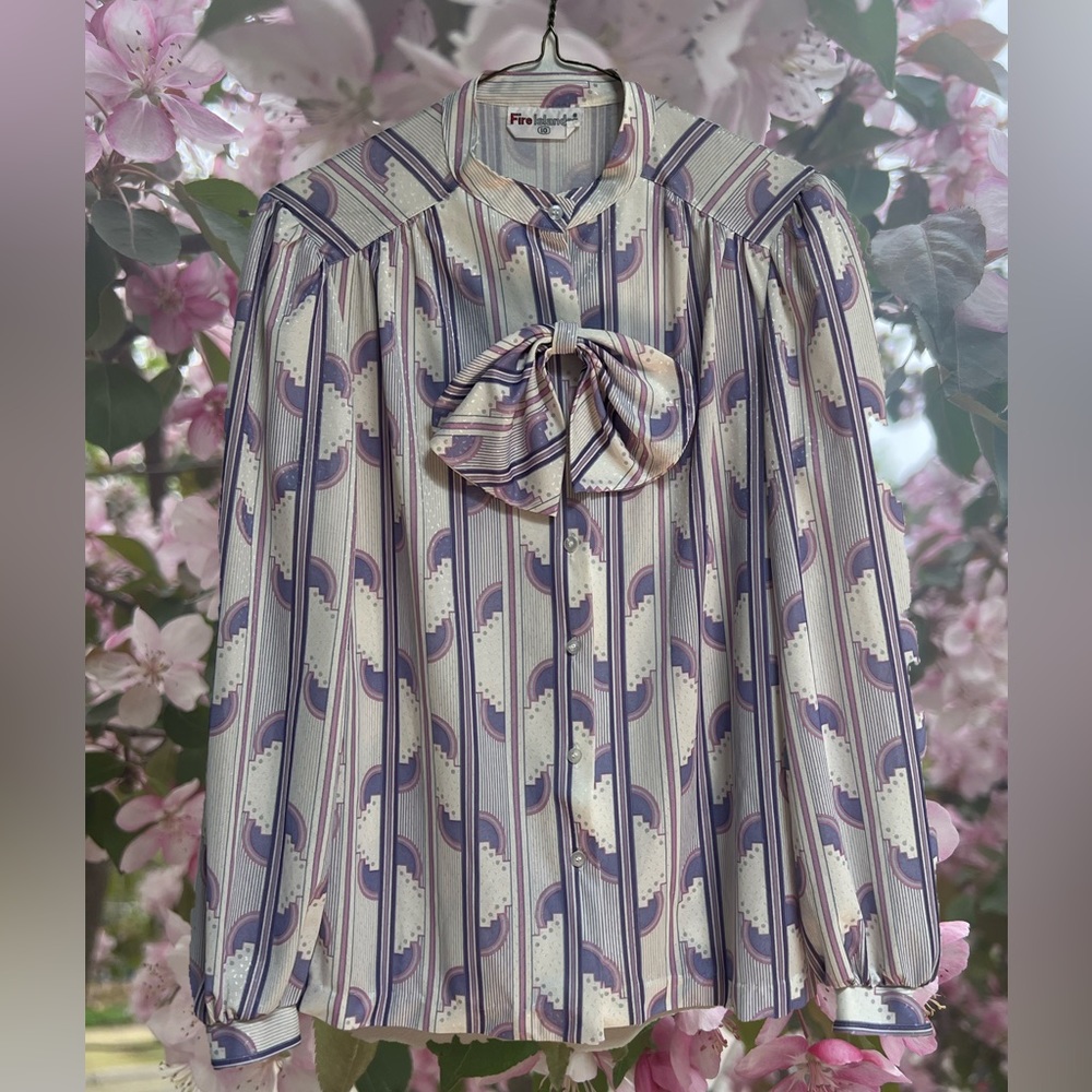 Vintage 1970s Purple and White Women's Blouse with Bow Size 10, Art Deco Print